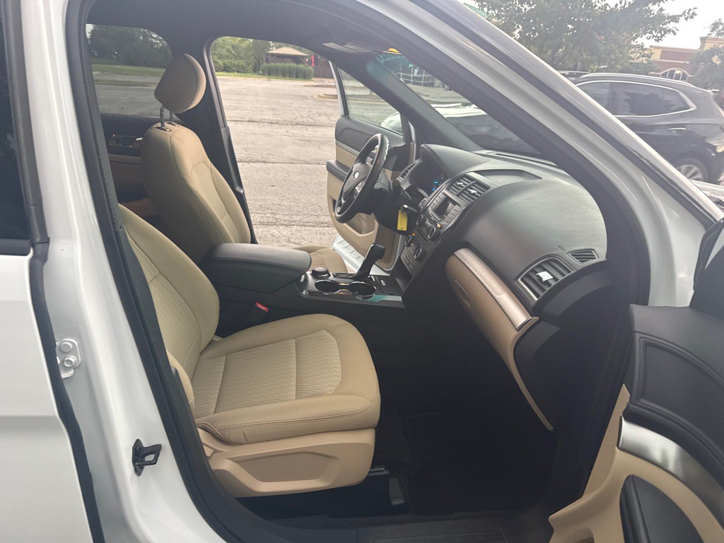 2017 Ford Explorer Image 14