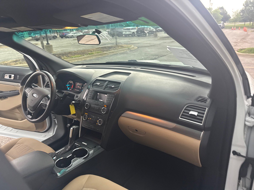 2017 Ford Explorer Image 15
