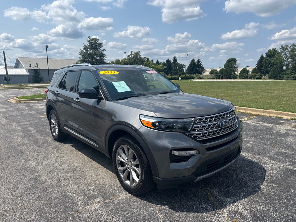 2023 Ford Explorer Image 2