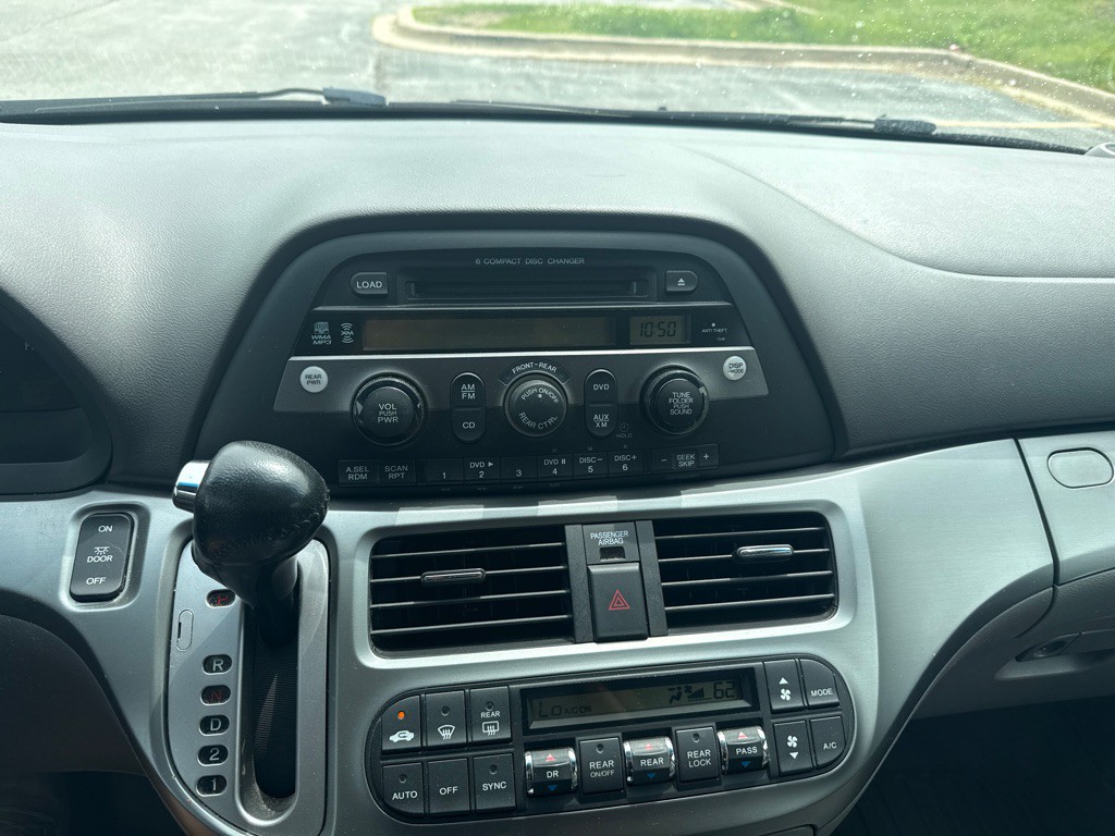 2010 Honda Odyssey Image 18