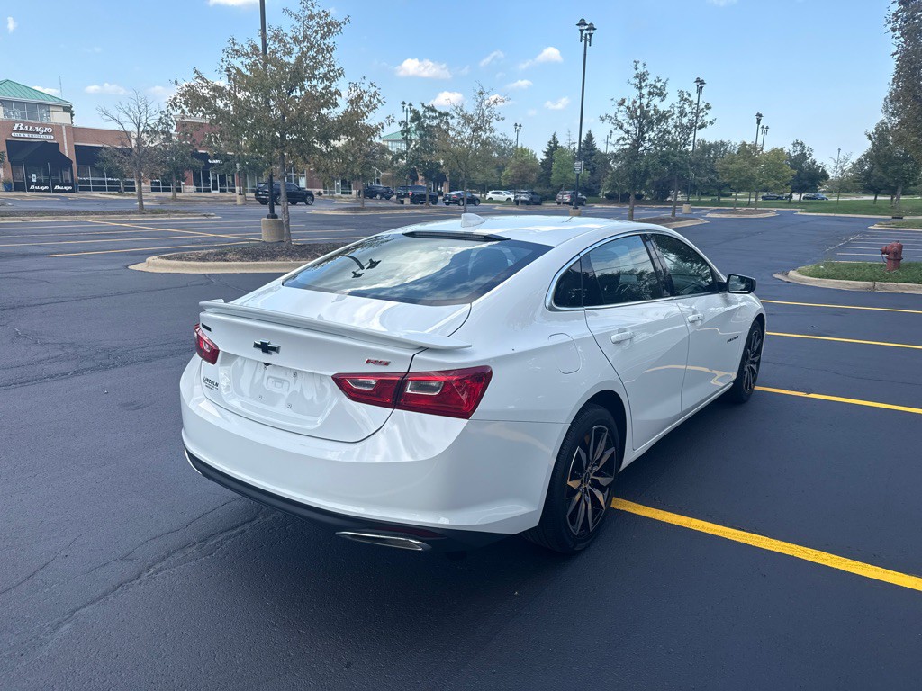 2023 Chevrolet Malibu Image 3