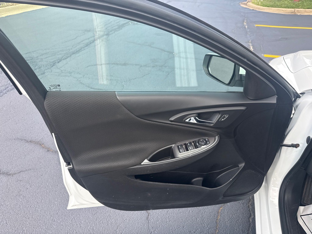 2023 Chevrolet Malibu Image 6
