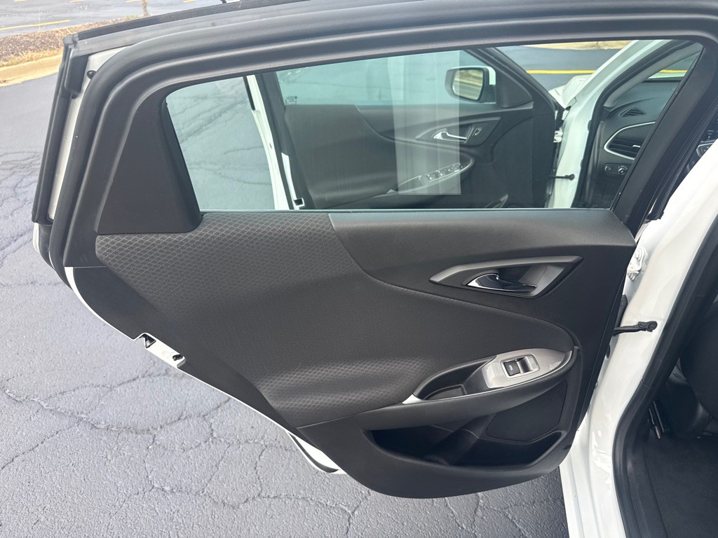 2023 Chevrolet Malibu Image 9
