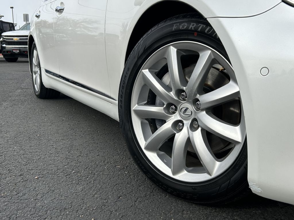 2009 Lexus LS 460 Image 4