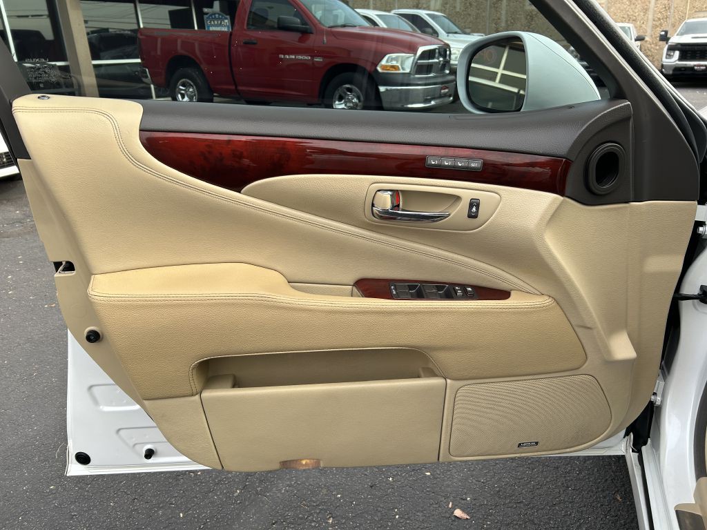 2009 Lexus LS 460 Image 10