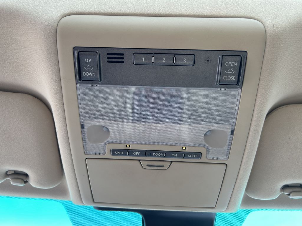 2009 Lexus LS 460 Image 17