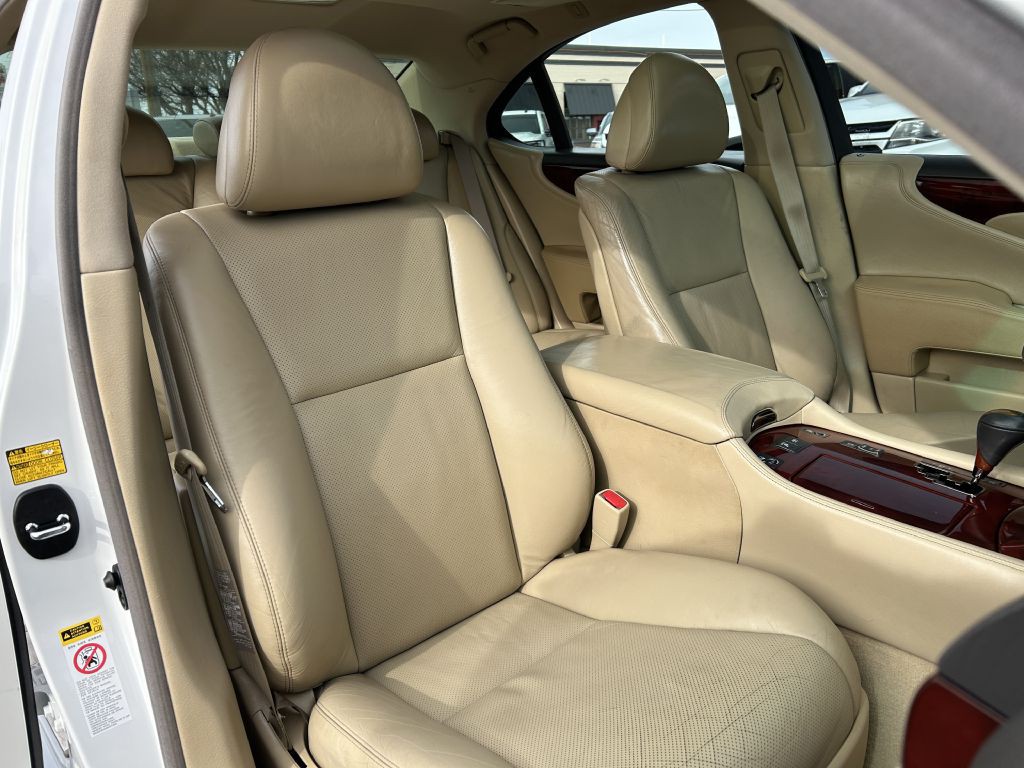 2009 Lexus LS 460 Image 21