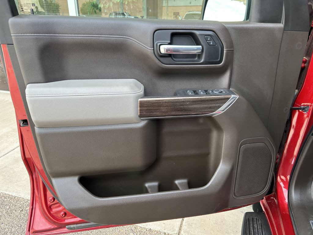 2021 Chevrolet Silverado 1500 Image 2