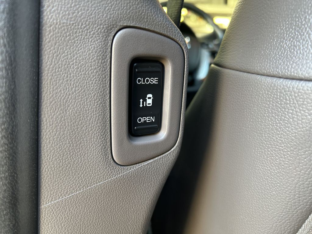 2017 Honda Odyssey Image 13
