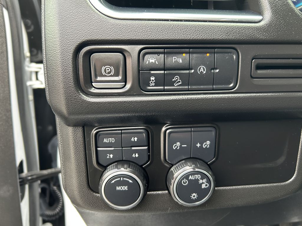 2023 Chevrolet Suburban Image 4