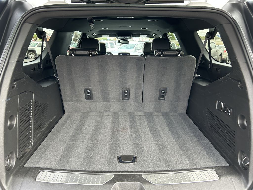 2023 Chevrolet Suburban Image 11