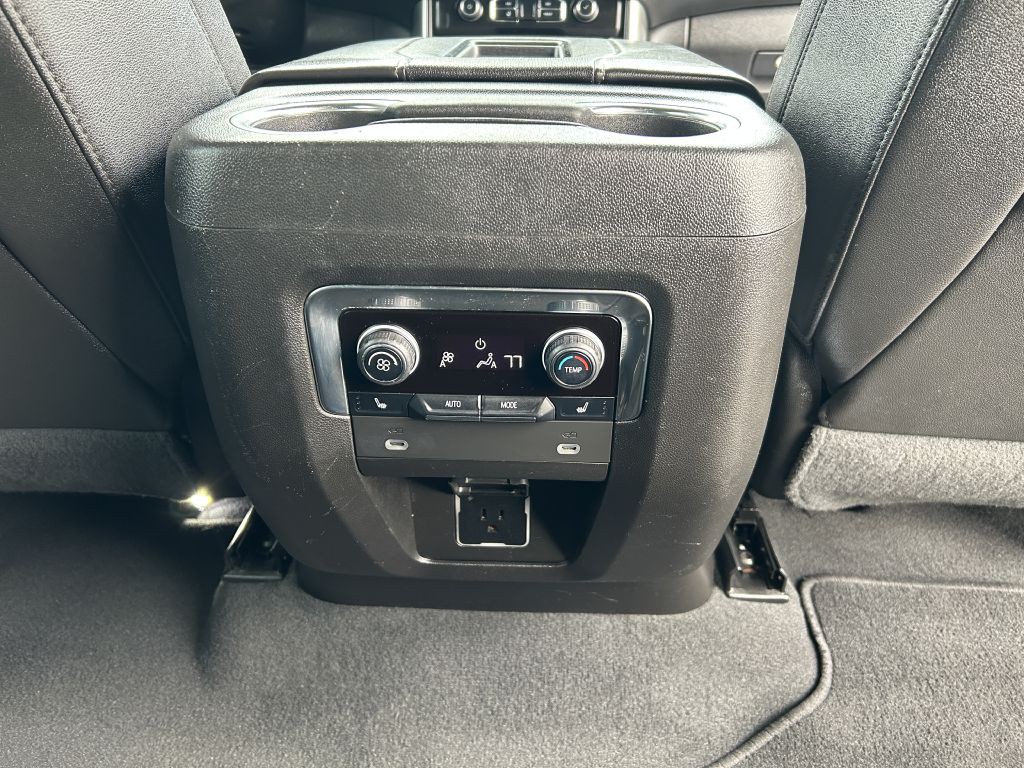2023 Chevrolet Suburban Image 18