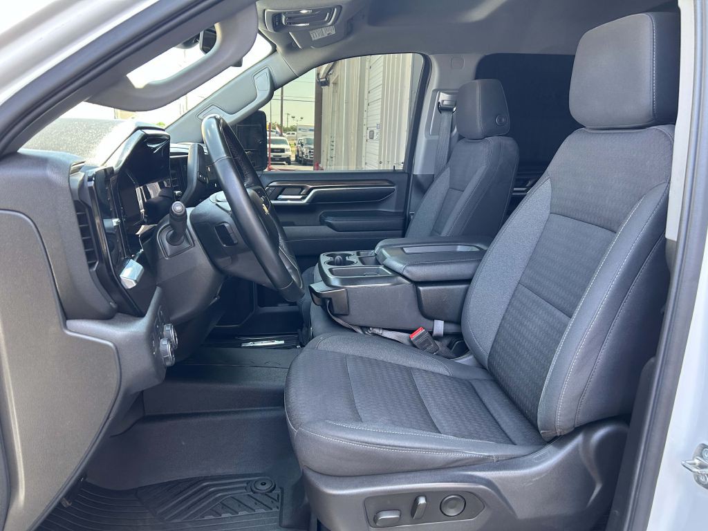 2024 Chevrolet Silverado 1500 Image 9