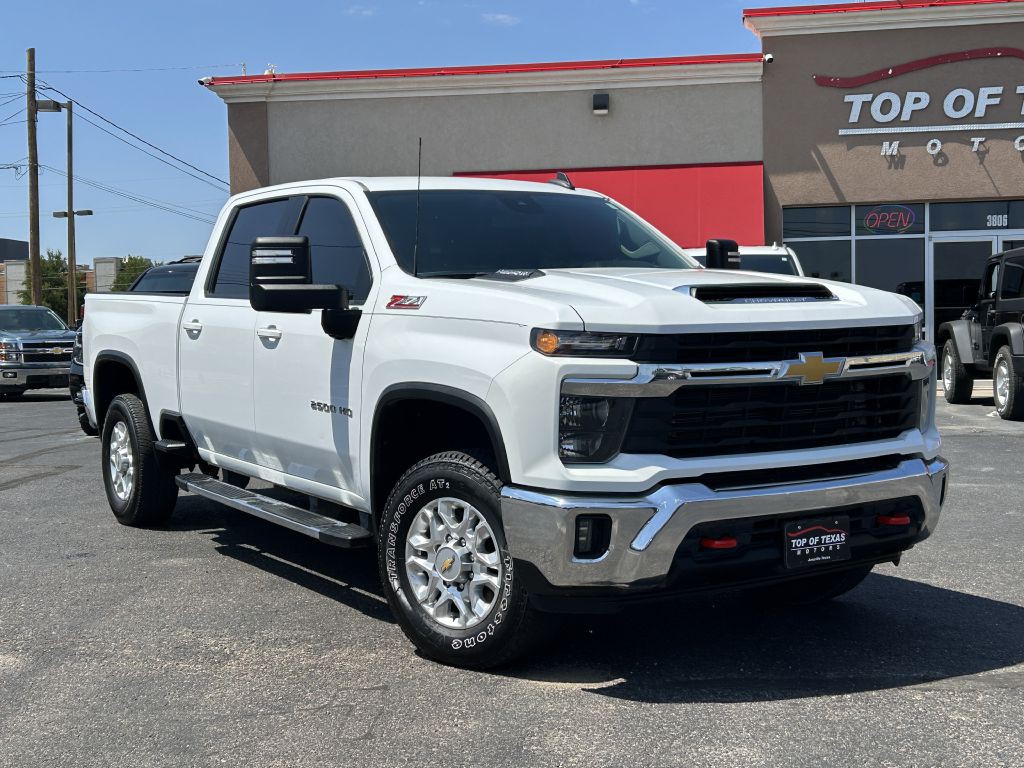 2024 Chevrolet Silverado 1500 Image 2