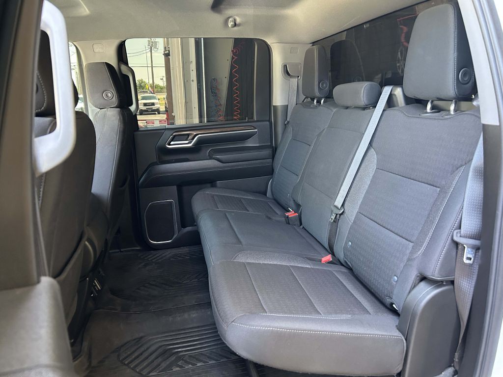 2024 Chevrolet Silverado 1500 Image 12