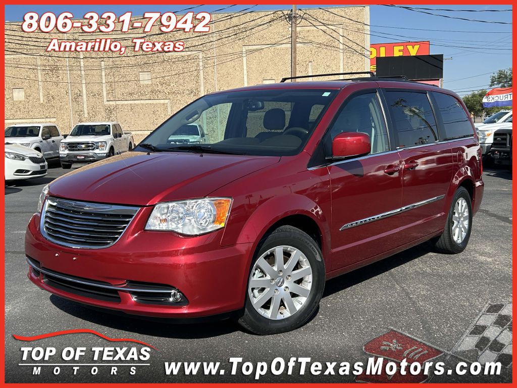 2014 Chrysler Town & Country Image 1