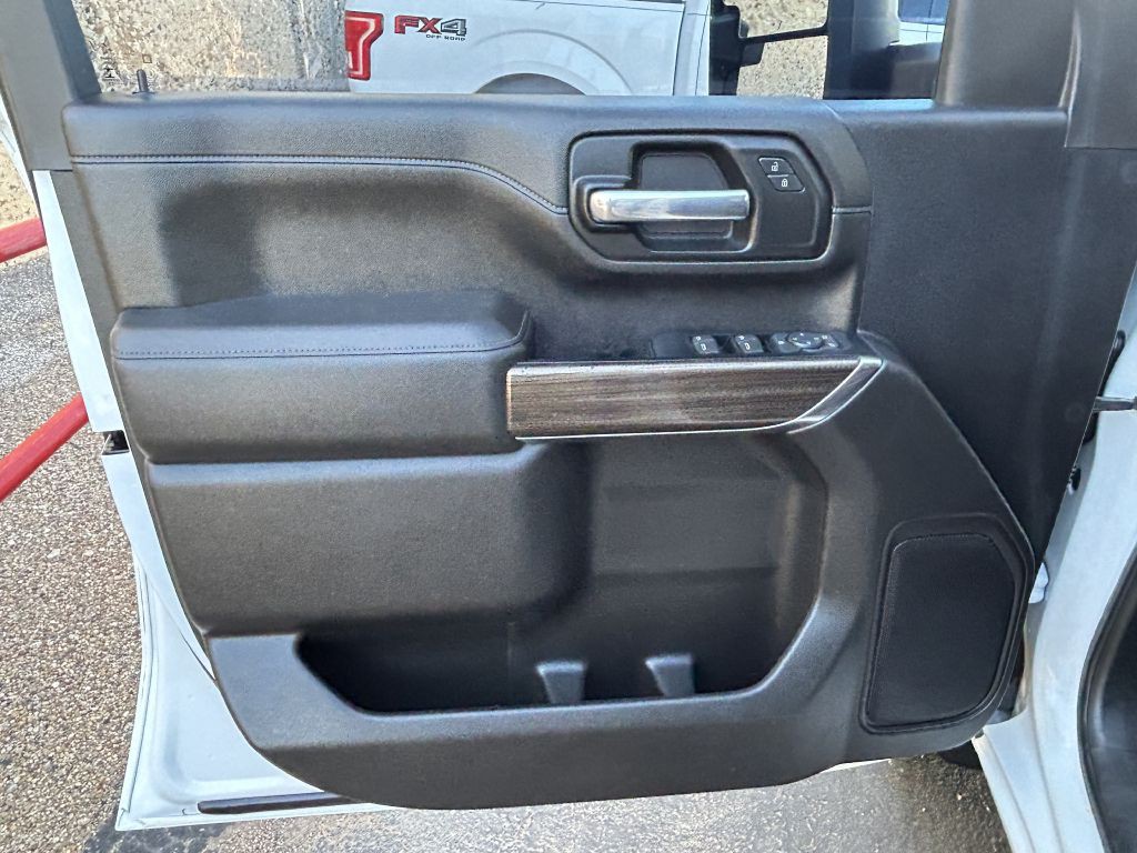 2023 Chevrolet Silverado 1500 Image 3