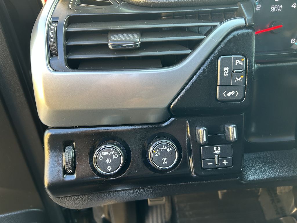 2018 Chevrolet Suburban Image 4