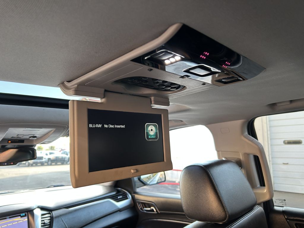 2018 Chevrolet Suburban Image 11