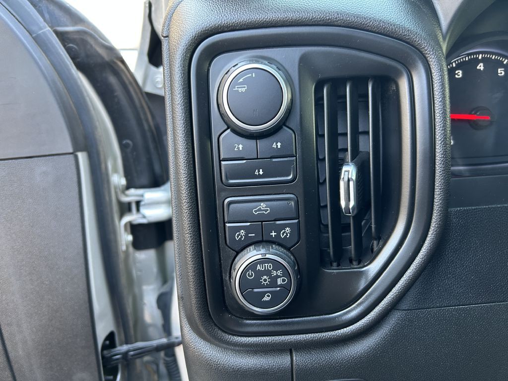 2023 Chevrolet Silverado 1500 Image 3