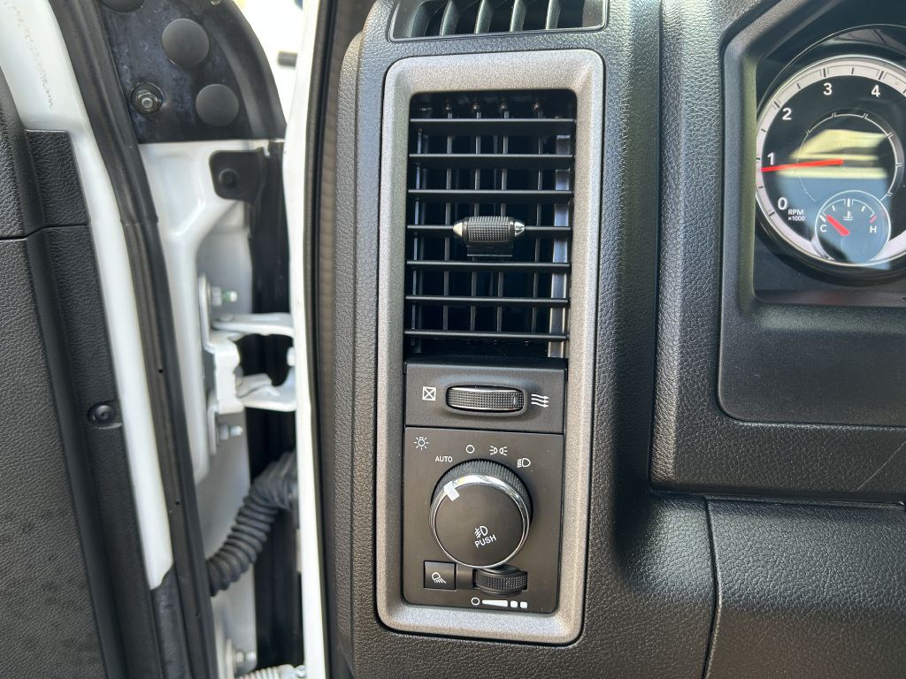 2021 RAM 1500 Image 3