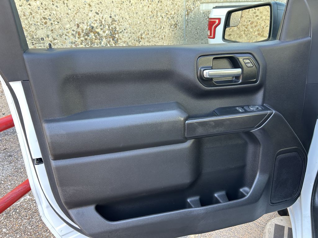 2024 Chevrolet Silverado 1500 Image 2