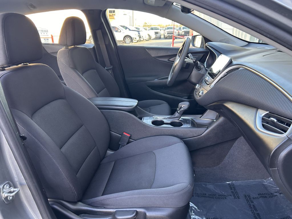 2023 Chevrolet Malibu Image 12