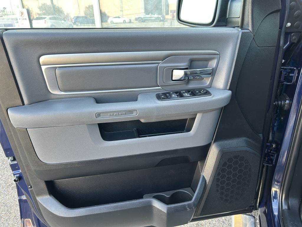 2014 RAM 1500 Image 11