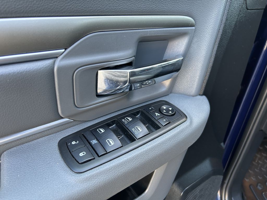 2014 RAM 1500 Image 12