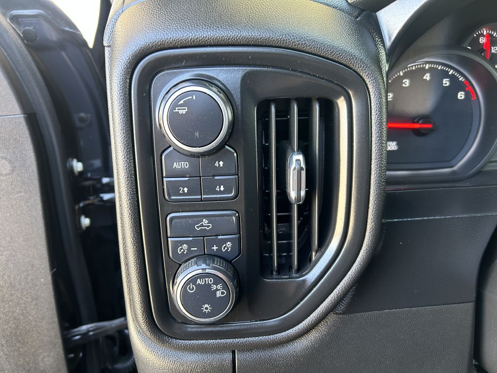 2021 Chevrolet Silverado 1500 Image 3