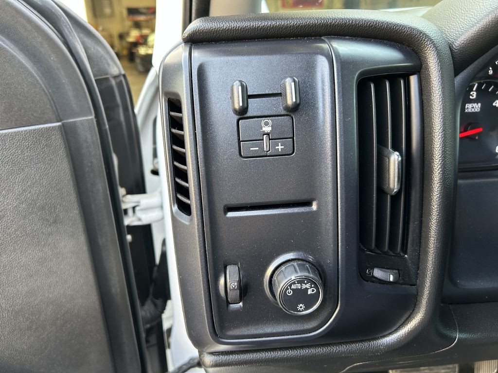 2018 Chevrolet Silverado 1500 Image 5