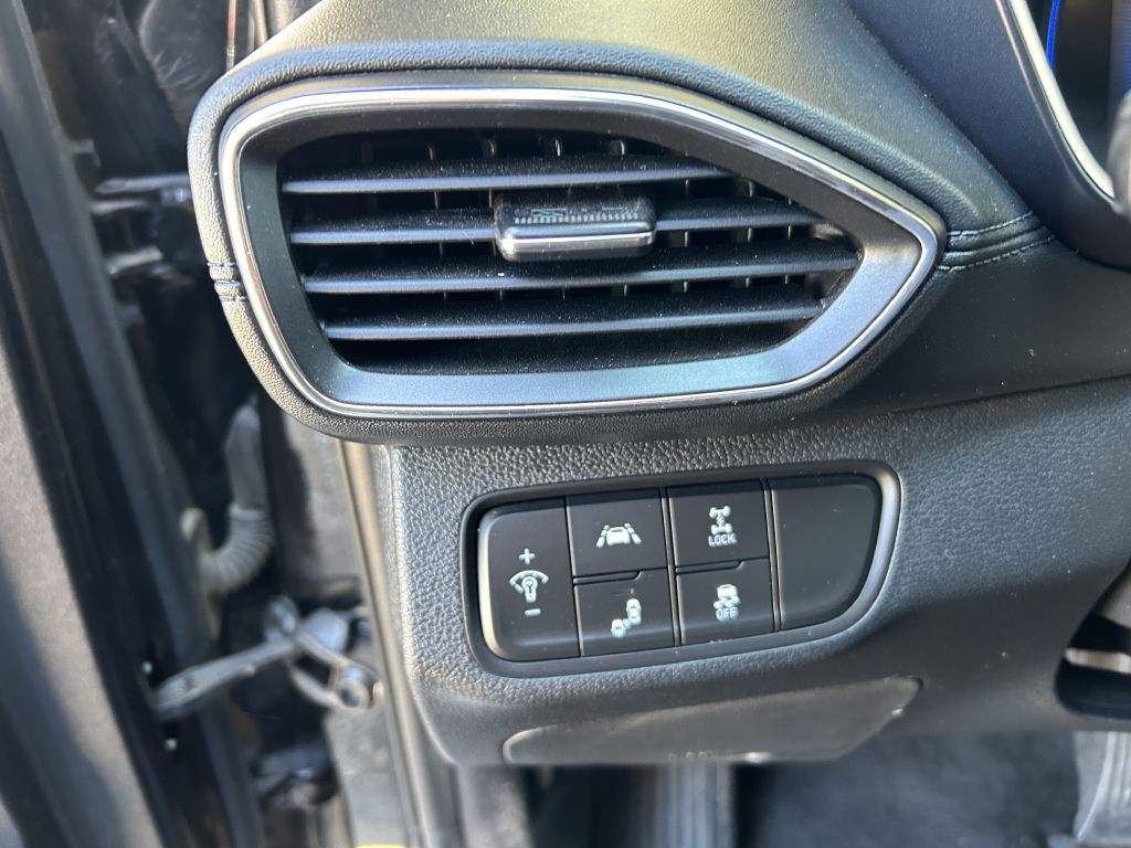 2020 Hyundai Santa Fe Image 12