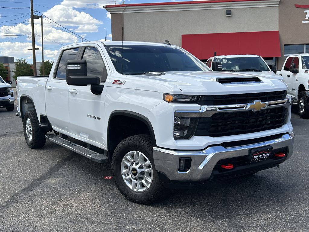 2024 Chevrolet Silverado 1500 Image 2