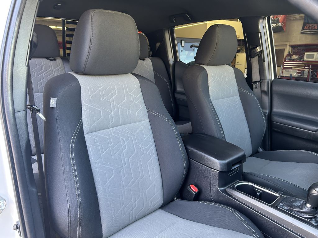 2022 Toyota Tacoma Image 14