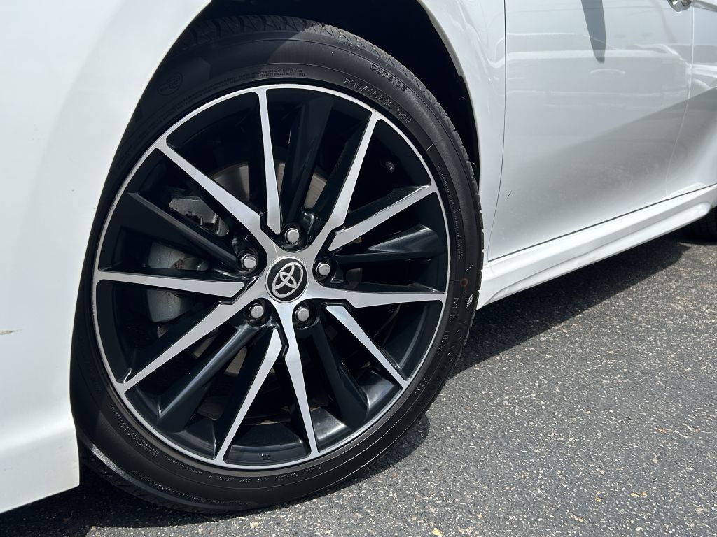 2021 Toyota Camry Image 5
