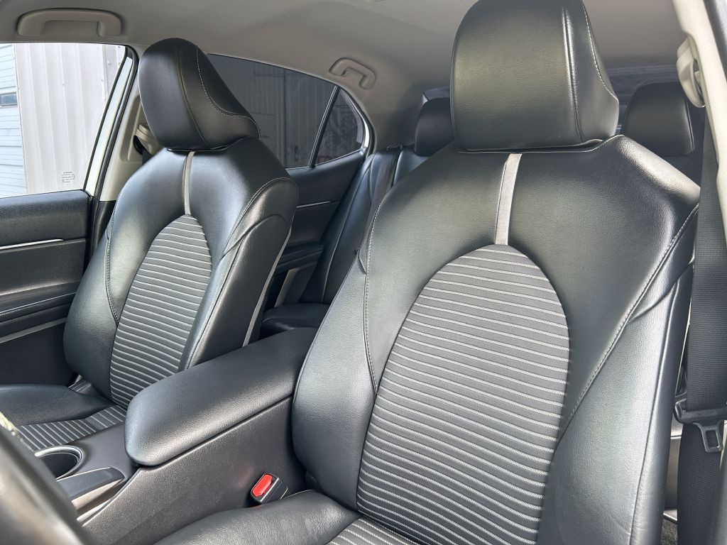 2021 Toyota Camry Image 19