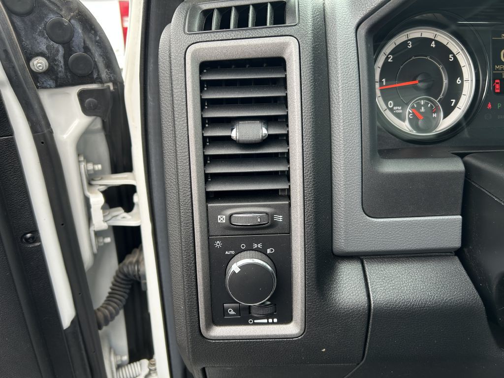 2016 RAM 1500 Image 4