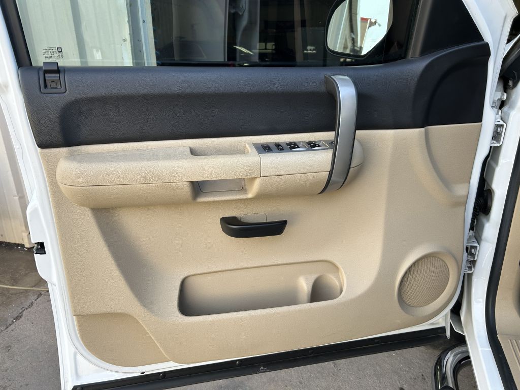 2008 GMC Sierra Image 3
