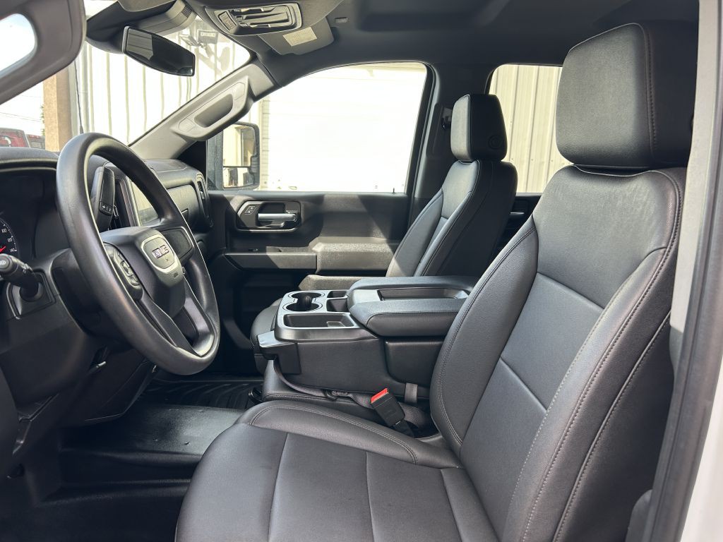 2024 GMC Sierra Image 3