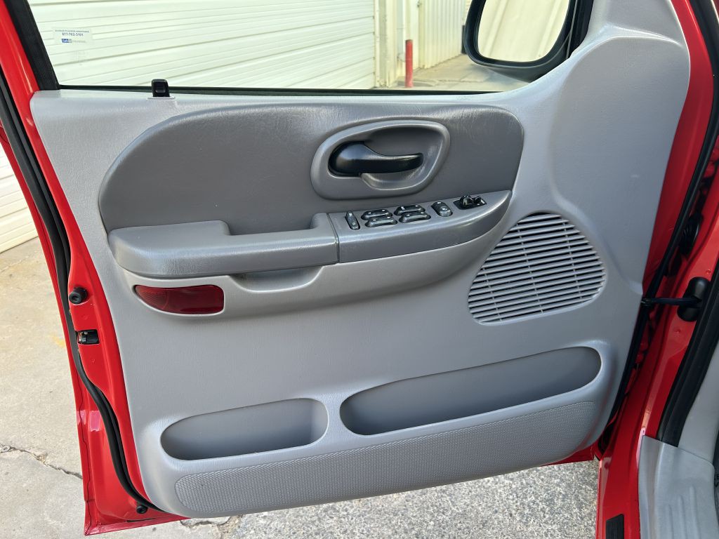 2003 Ford F-150 Image 11