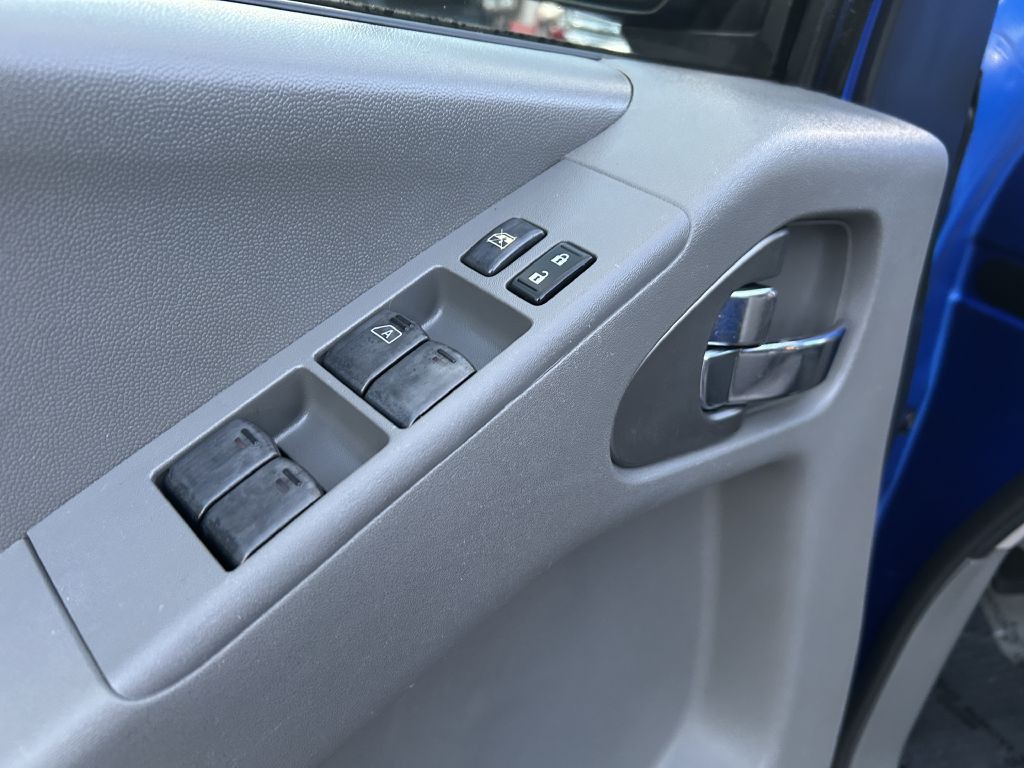 2014 Nissan Frontier Image 3