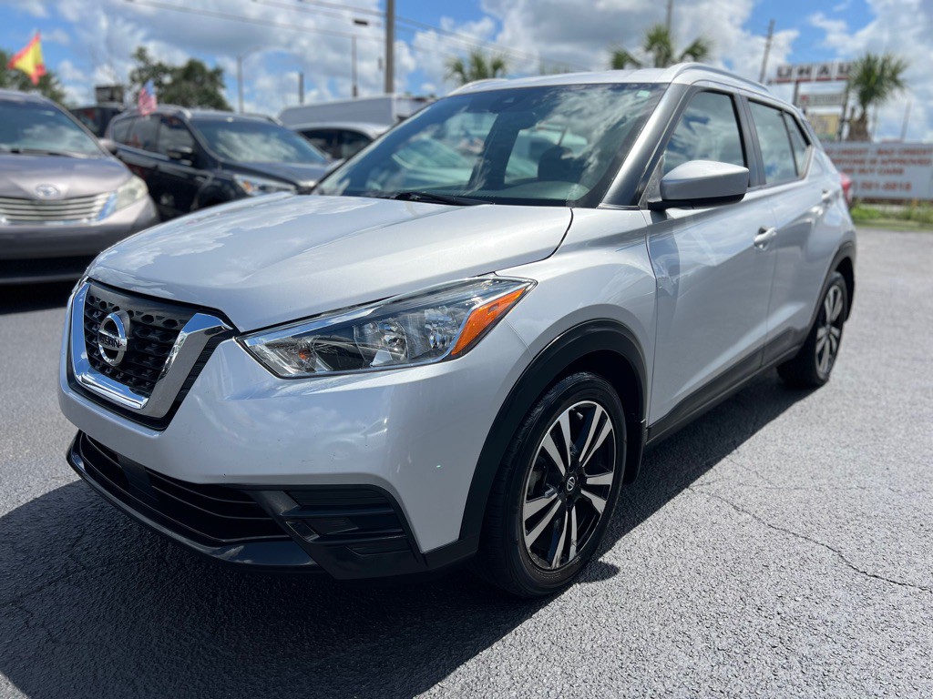 2020 Nissan Kicks Image 1