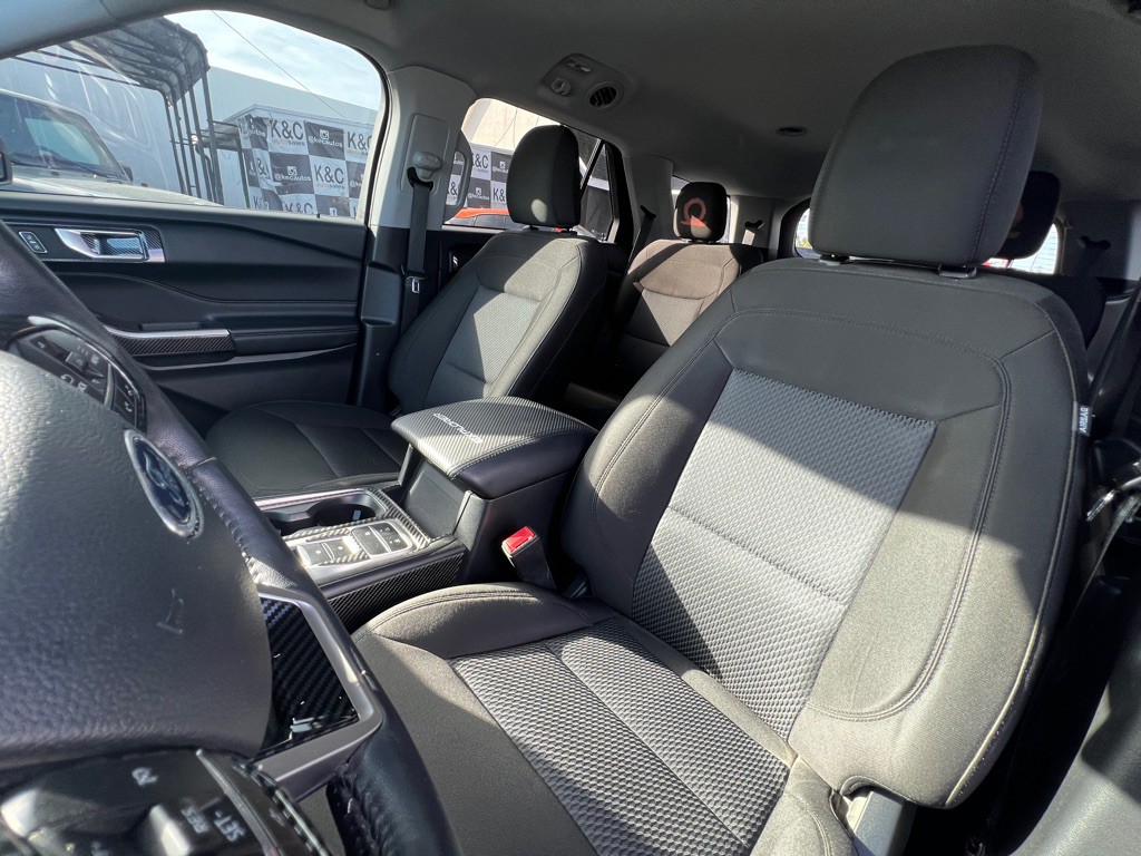 2022 Ford Explorer Image 9