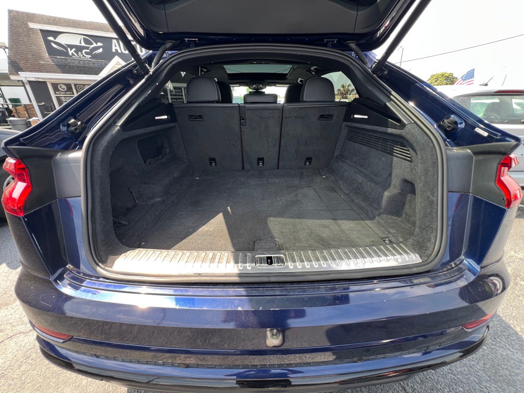 2019 Audi Q8 Image 8