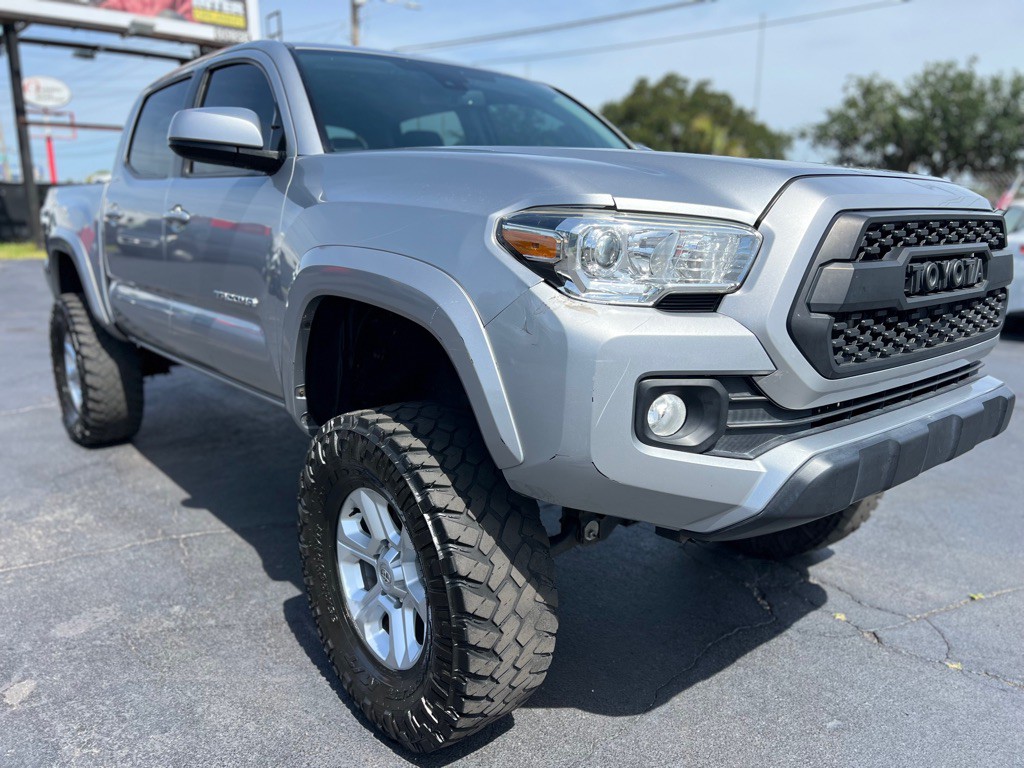 2021 Toyota Tacoma Image 2