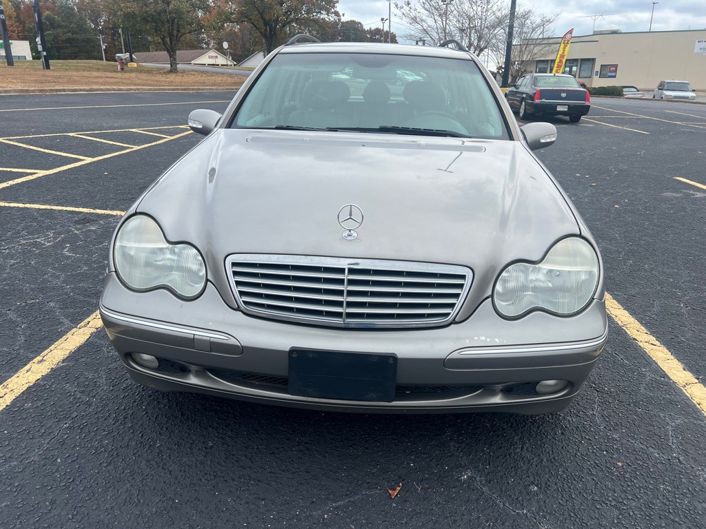 2004 Mercedes-Benz C-Class Image 2