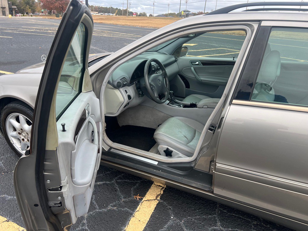 2004 Mercedes-Benz C-Class Image 7