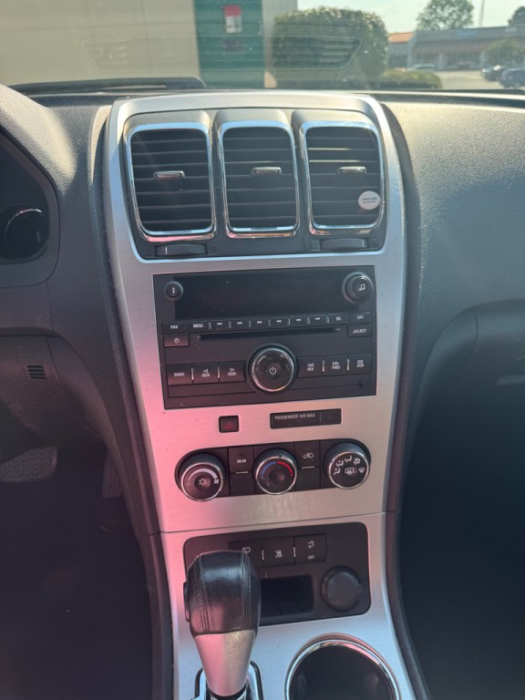 2011 GMC Acadia Image 12