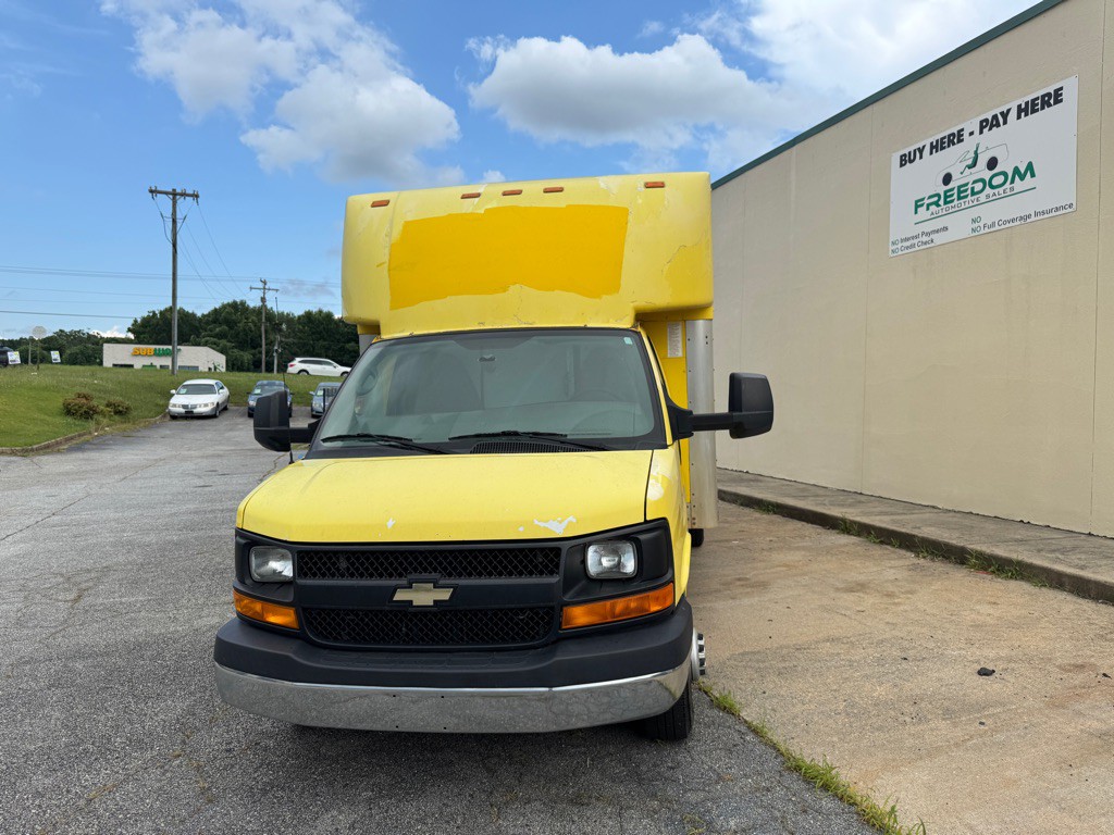2014 Chevrolet Express Image 2