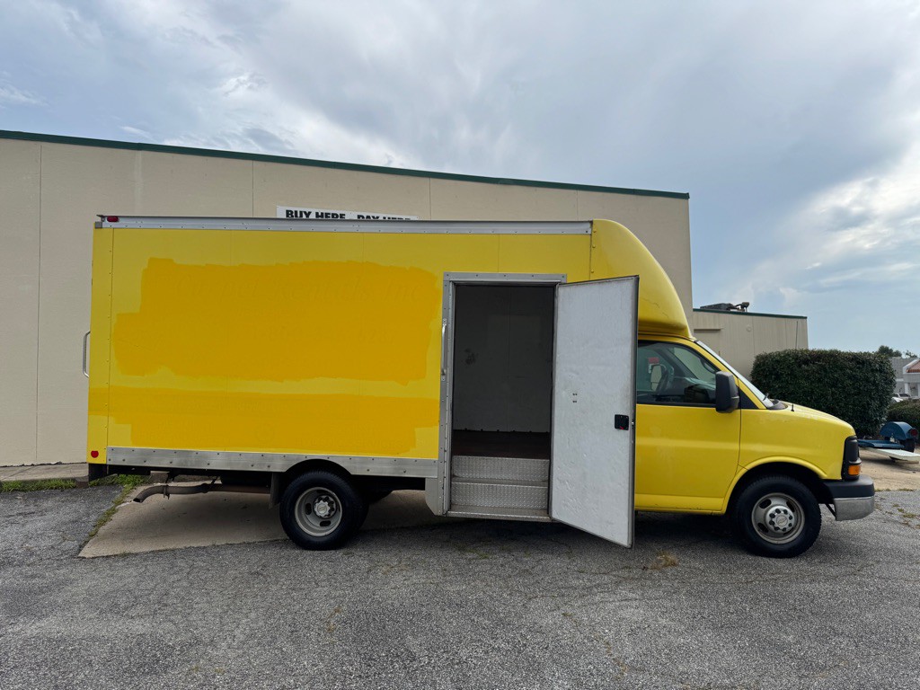 2014 Chevrolet Express Image 6